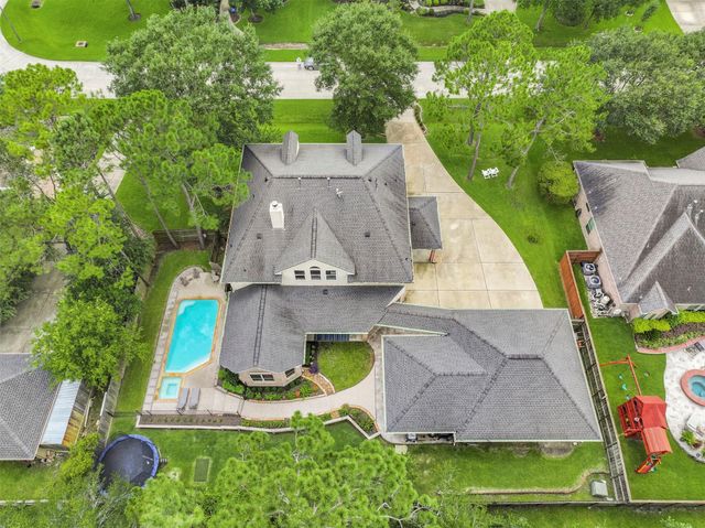503 Shadywood Drive, Friendswood, TX 77546