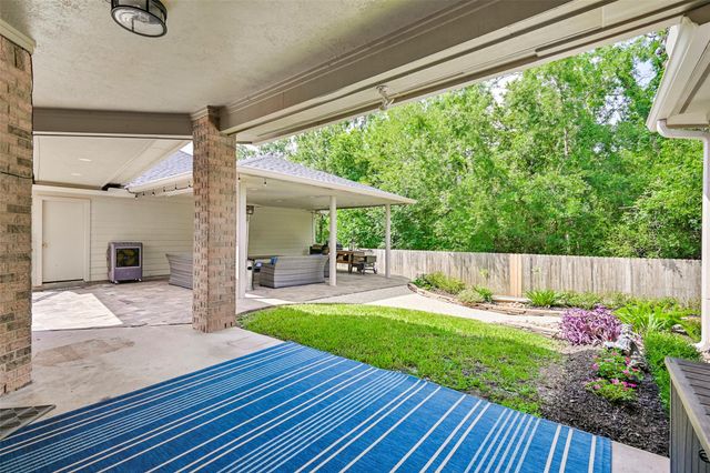 503 Shadywood Drive, Friendswood, TX 77546