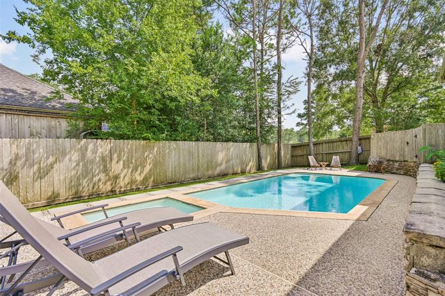503 Shadywood Drive, Friendswood, TX 77546