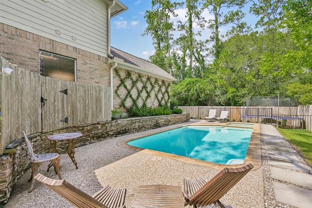 503 Shadywood Drive, Friendswood, TX 77546