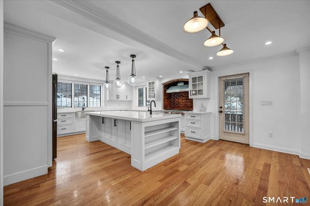 6 West Hill Drive, West Hartford, CT 06119