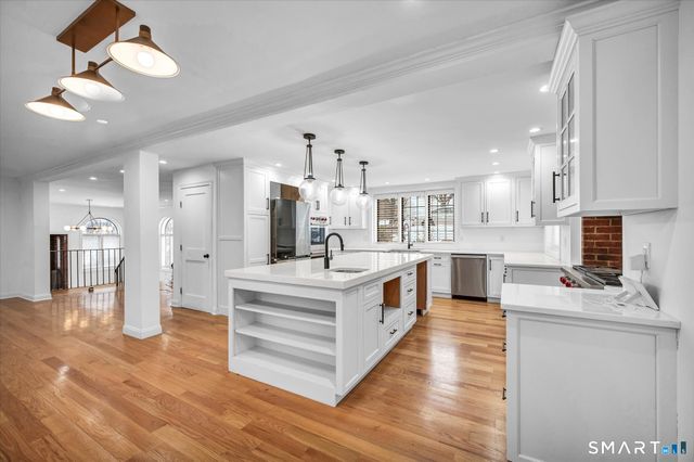 6 West Hill Drive, West Hartford, CT 06119