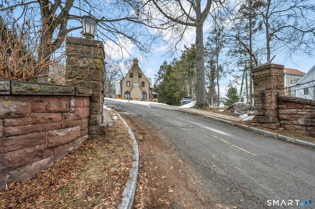 6 West Hill Drive, West Hartford, CT 06119