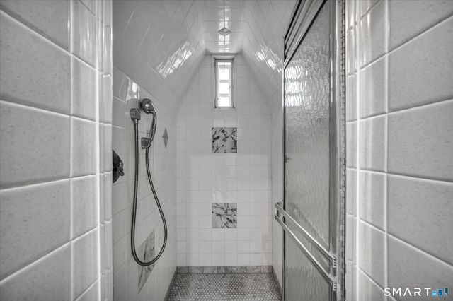 6 West Hill Drive, West Hartford, CT 06119