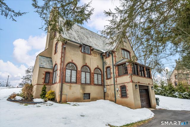 6 West Hill Drive, West Hartford, CT 06119