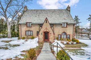 6 West Hill Drive, West Hartford, CT 06119