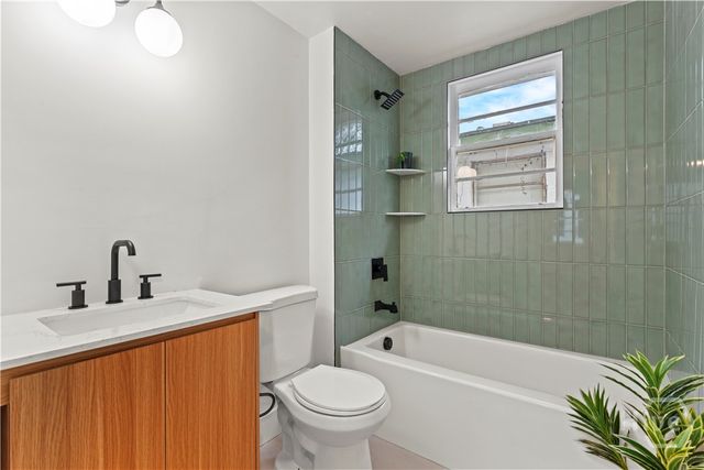 821 W 42nd Street, Savannah, GA 31415