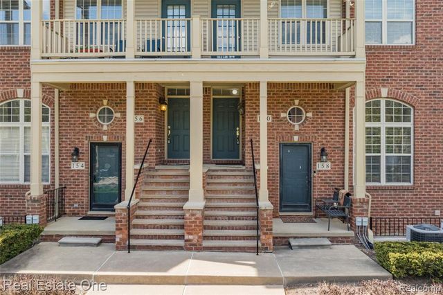160 Sandy Lane, Walled Lake, MI 48390