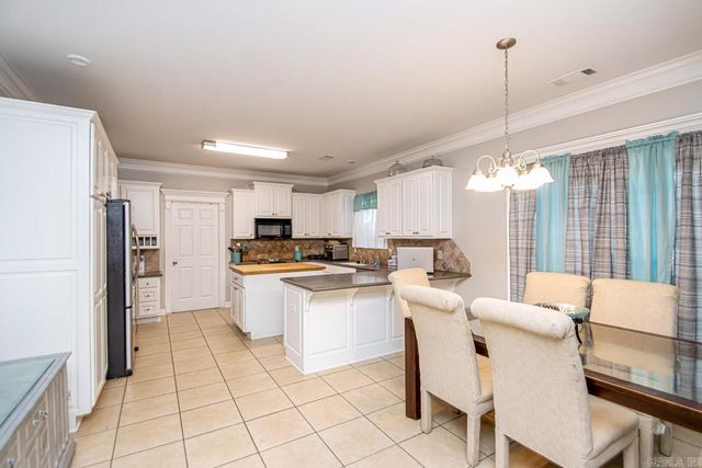 27 Courtside Pl, Little Rock, AR 72210