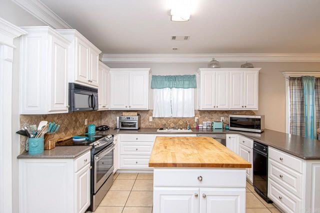 27 Courtside Pl, Little Rock, AR 72210