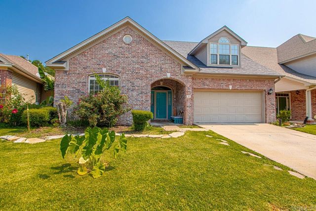 27 Courtside Pl, Little Rock, AR 72210