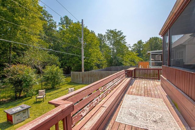 27 Courtside Pl, Little Rock, AR 72210