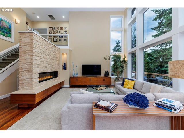 2337 TAYLOR Dr, West Linn, OR 97068