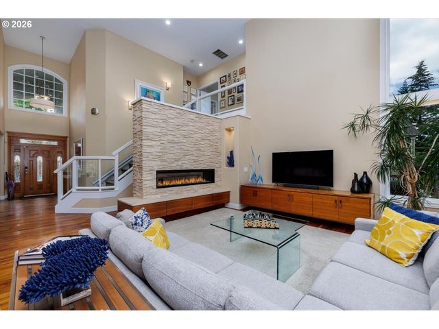 2337 TAYLOR Dr, West Linn, OR 97068