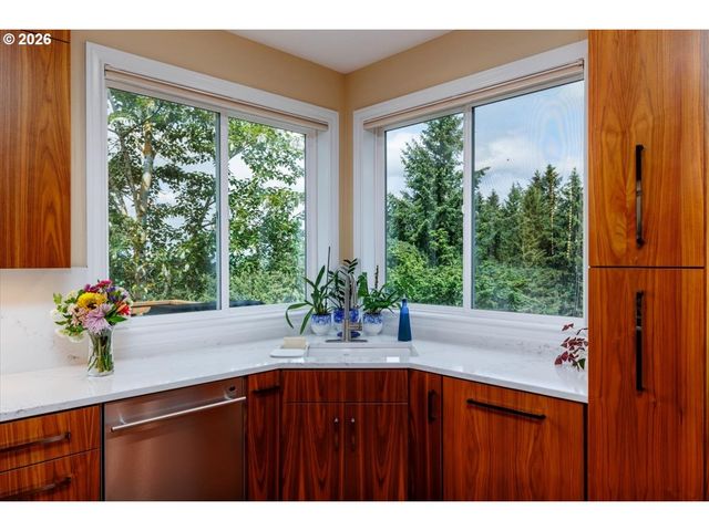 2337 TAYLOR Dr, West Linn, OR 97068