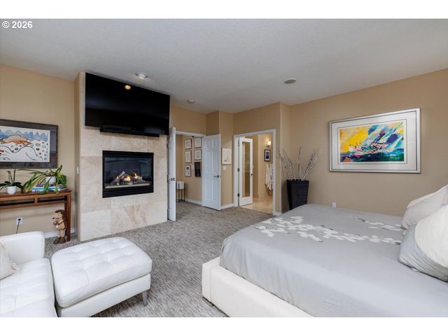2337 TAYLOR Dr, West Linn, OR 97068