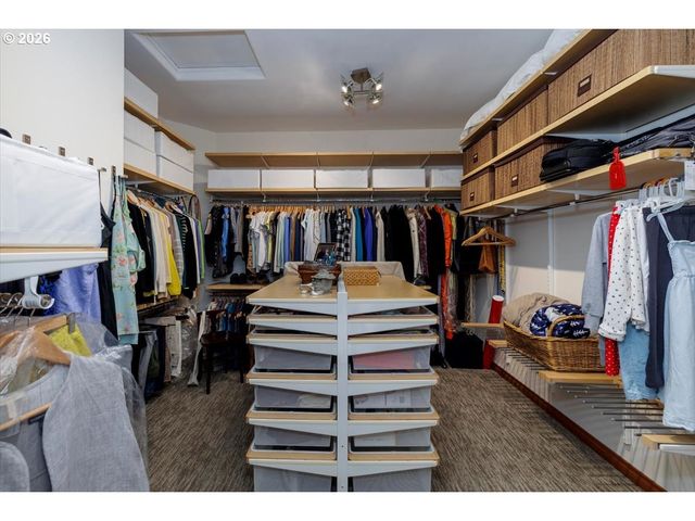 2337 TAYLOR Dr, West Linn, OR 97068