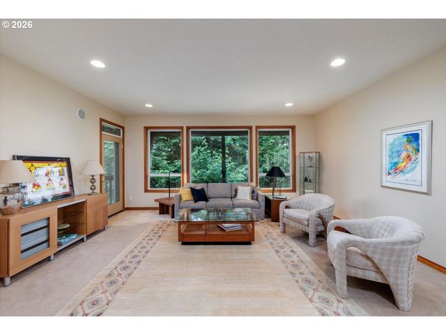 2337 TAYLOR Dr, West Linn, OR 97068