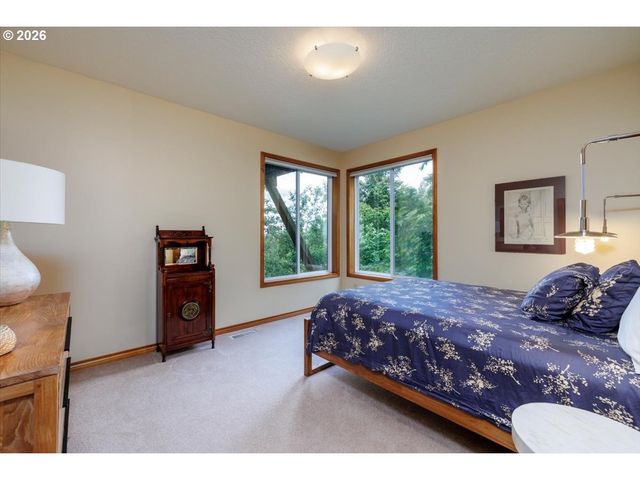 2337 TAYLOR Dr, West Linn, OR 97068
