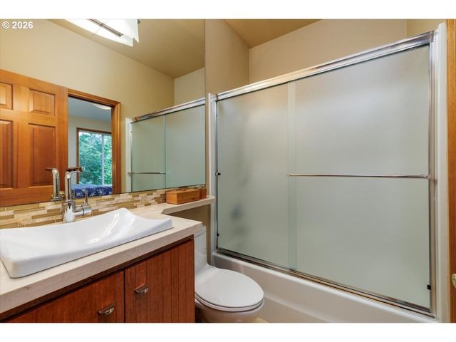 2337 TAYLOR Dr, West Linn, OR 97068