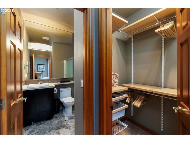 2337 TAYLOR Dr, West Linn, OR 97068