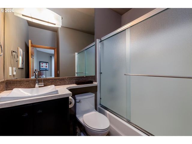 2337 TAYLOR Dr, West Linn, OR 97068