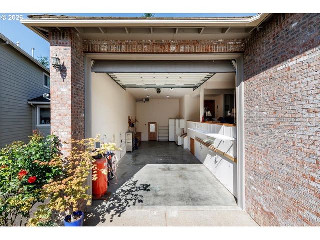 2337 TAYLOR Dr, West Linn, OR 97068