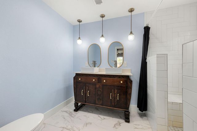 415 N Baron Street, Bellville, TX 77418