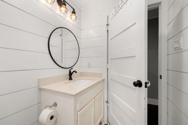 415 N Baron Street, Bellville, TX 77418