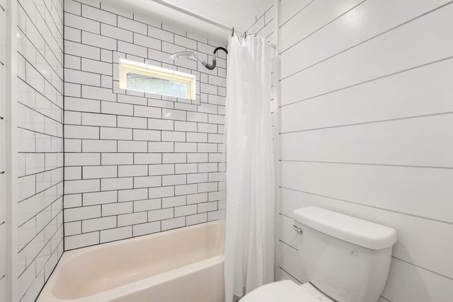 415 N Baron Street, Bellville, TX 77418