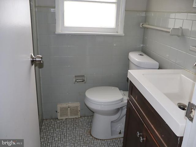 1380 GLENBROOK RD, Jenkintown, PA 19046