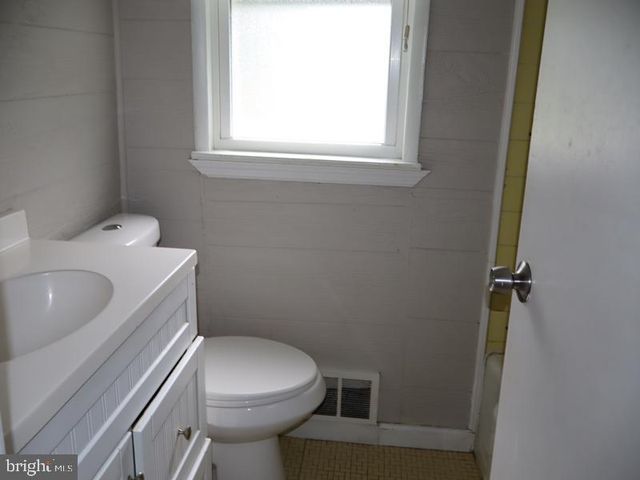 1380 GLENBROOK RD, Jenkintown, PA 19046