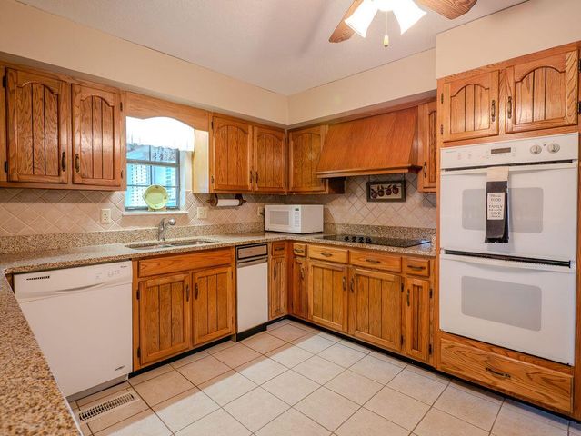 153 County Road 433, Englewood, TN 37329