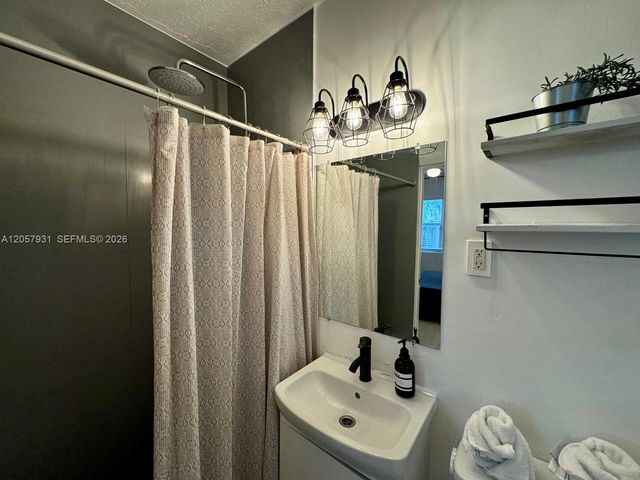 1130 NE 81st St 4, Miami, FL 33138