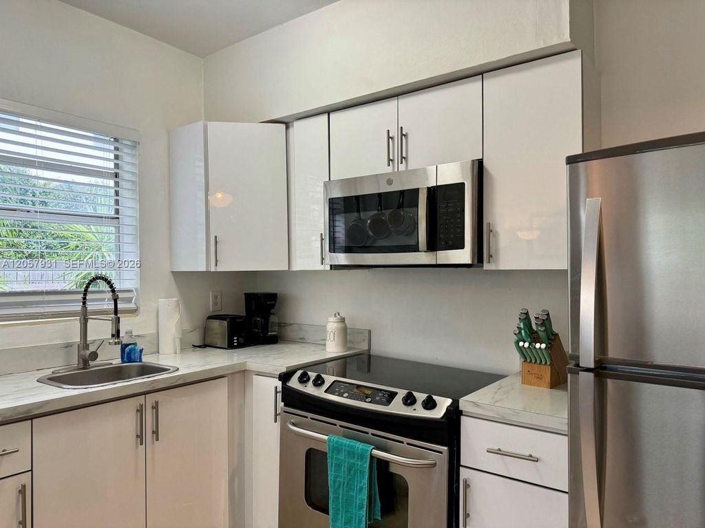 1130 NE 81st St 4, Miami, FL 33138