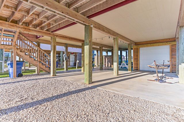 414 Thunder Road, Surfside Beach, TX 77541