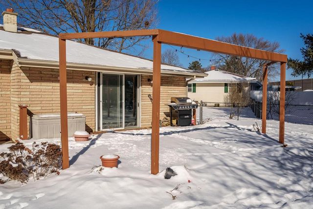 2910 Rutledge Avenue, Janesville, WI 53545