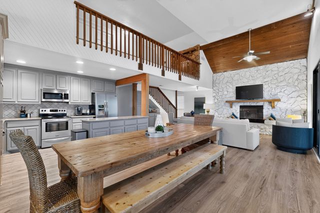 305 Rock And Roll Lane, Mabank, TX 75156