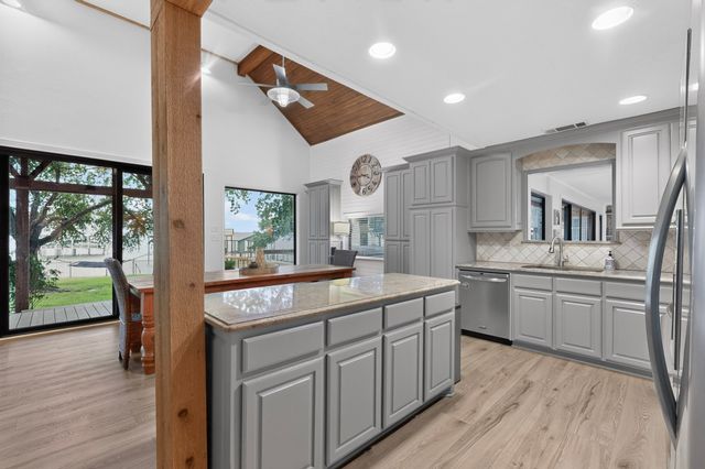 305 Rock And Roll Lane, Mabank, TX 75156
