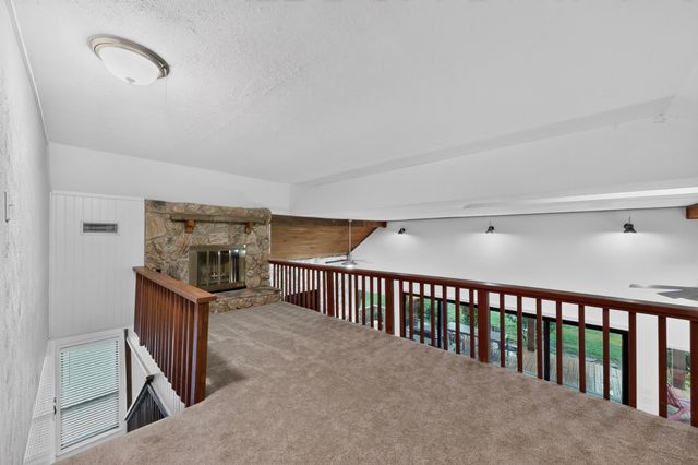 305 Rock And Roll Lane, Mabank, TX 75156