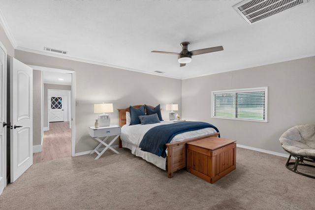 305 Rock And Roll Lane, Mabank, TX 75156