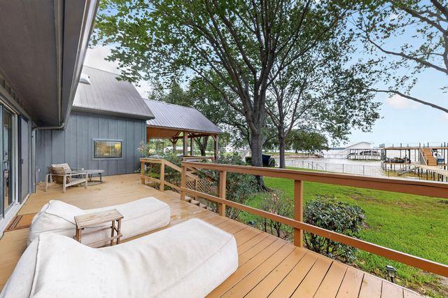 305 Rock And Roll Lane, Mabank, TX 75156