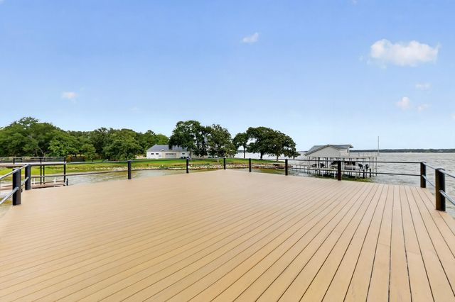 305 Rock And Roll Lane, Mabank, TX 75156
