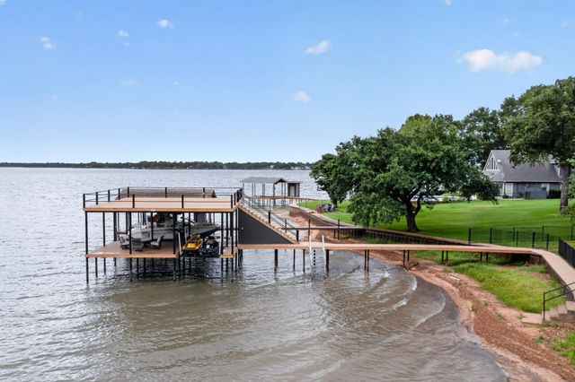 305 Rock And Roll Lane, Mabank, TX 75156