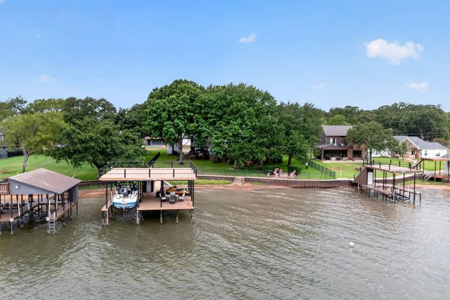 305 Rock And Roll Lane, Mabank, TX 75156