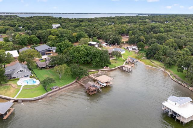 305 Rock And Roll Lane, Mabank, TX 75156