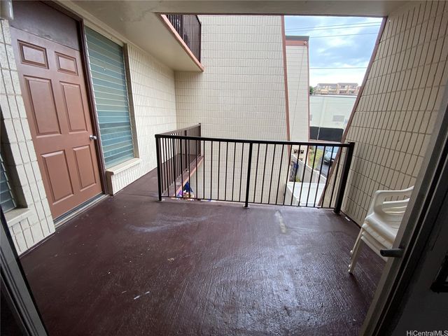 98-731 Moanalua Loop 222, Aiea, HI 96701