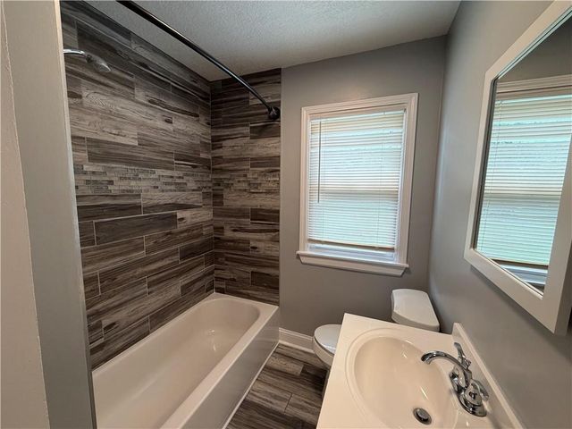 9612 Holmes Road, Kansas City, MO 64131