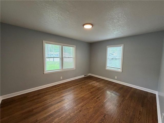 9612 Holmes Road, Kansas City, MO 64131