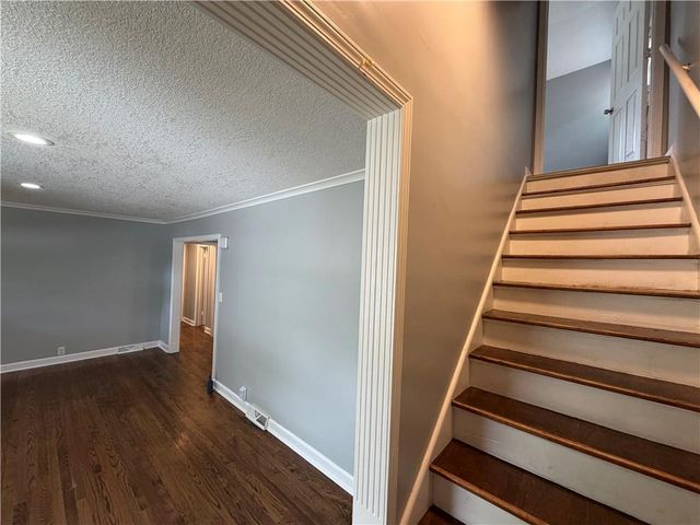 9612 Holmes Road, Kansas City, MO 64131